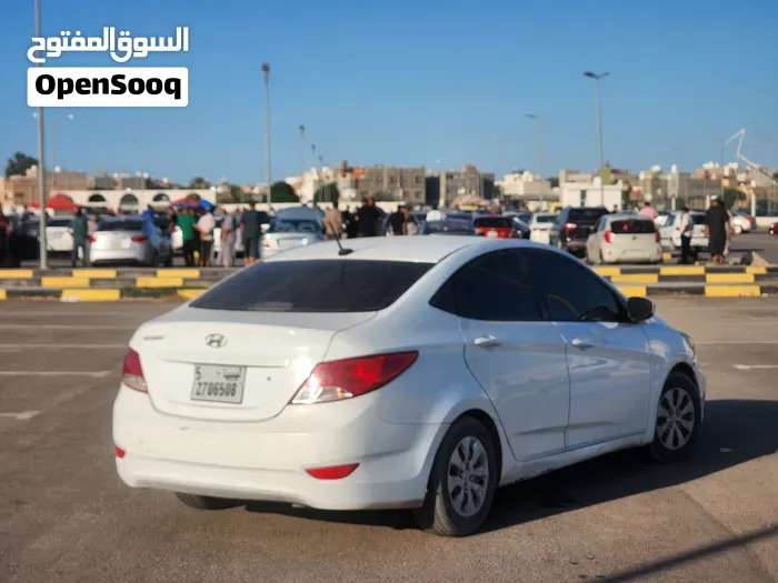 Hyundai Accent 2015 photo 3