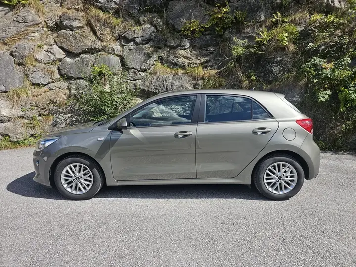 Kia Rio 2018 photo 2