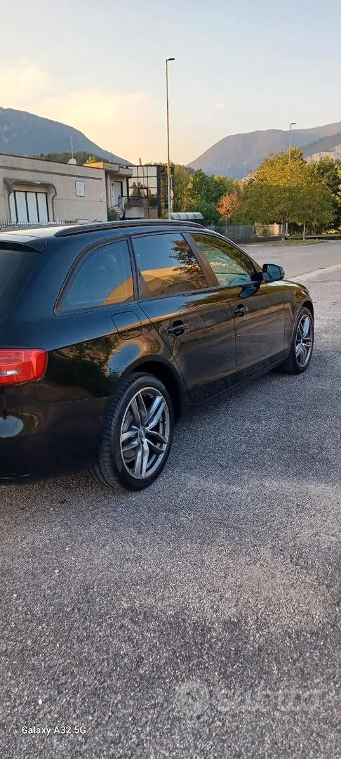 Audi A4 2012 photo 5