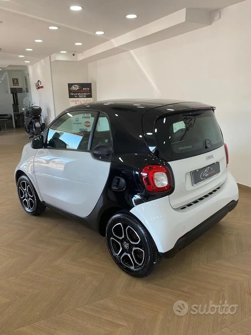 Smart Fortwo 2018 photo 3
