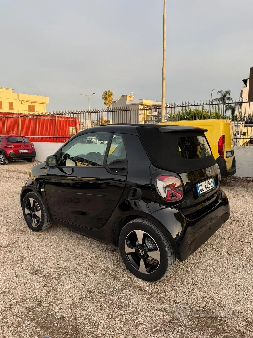 Smart Fortwo 2023 photo 3