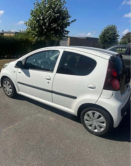 Peugeot 107 2007 photo 4