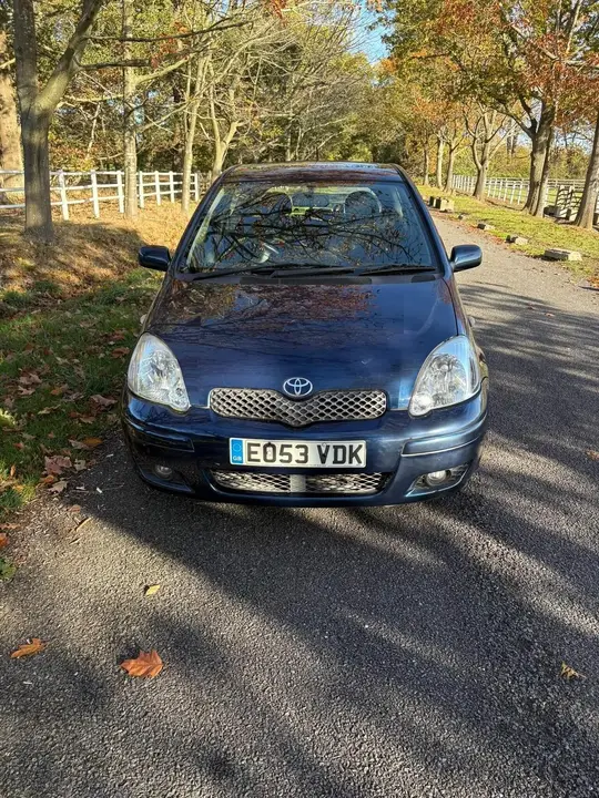 Toyota Yaris 2003 photo 2