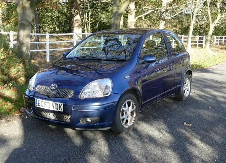 Toyota Yaris 2003 photo 4
