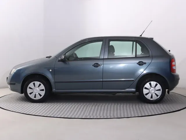 Skoda Fabia 2004 photo 2