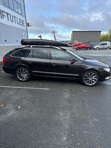 Skoda Superb 2013 photo 4