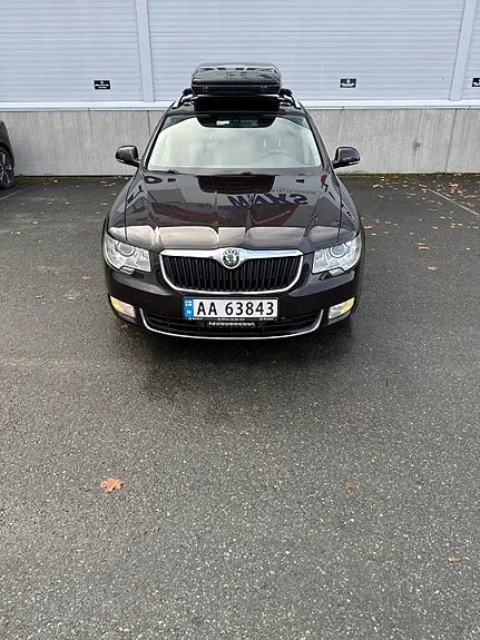 Skoda Superb 2013 photo 2