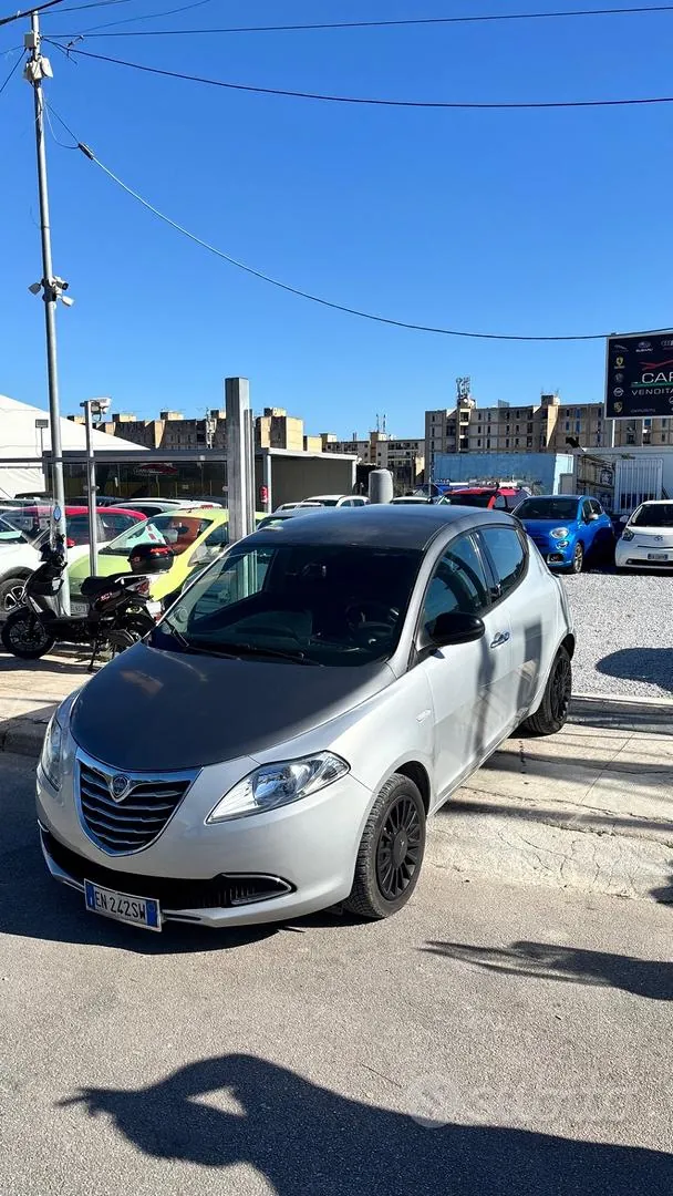 Lancia Ypsilon 2012 photo 2