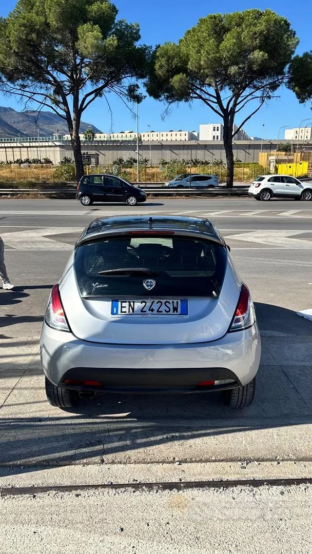 Lancia Ypsilon 2012 photo 4