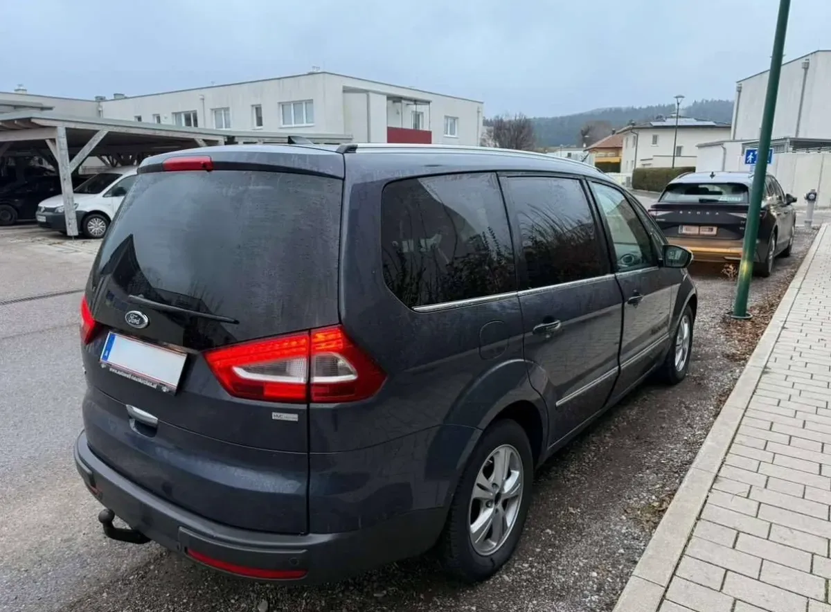 Ford Galaxy 2014 photo 3