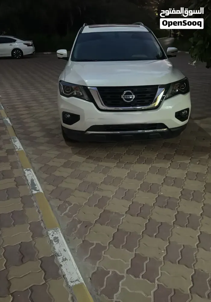 Nissan Pathfinder 2018 photo 2