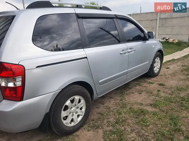 Kia Carnival 2008 photo 5