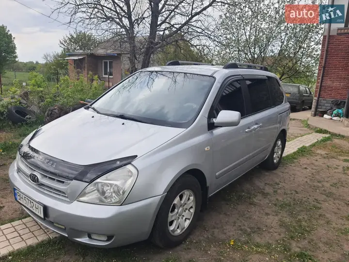 Kia Carnival 2008 photo 2