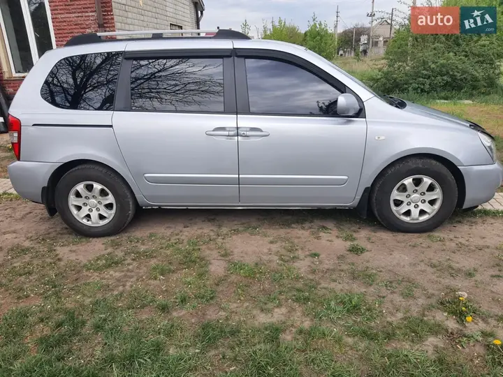 Kia Carnival 2008 photo 4