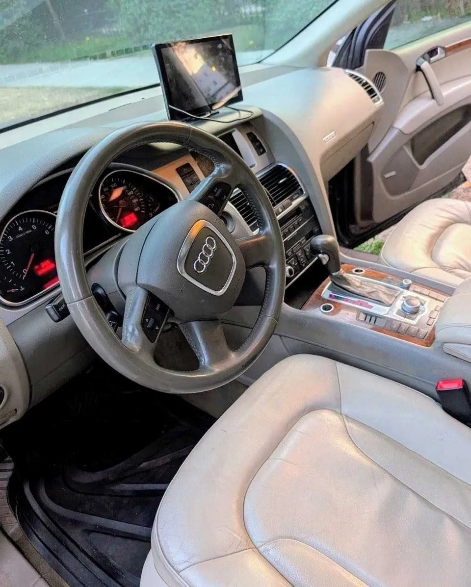 Audi Q7 2009 photo 3