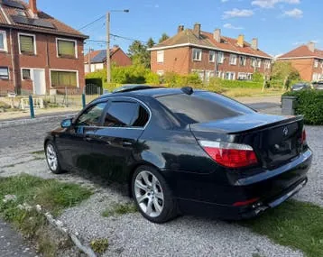 BMW 520I