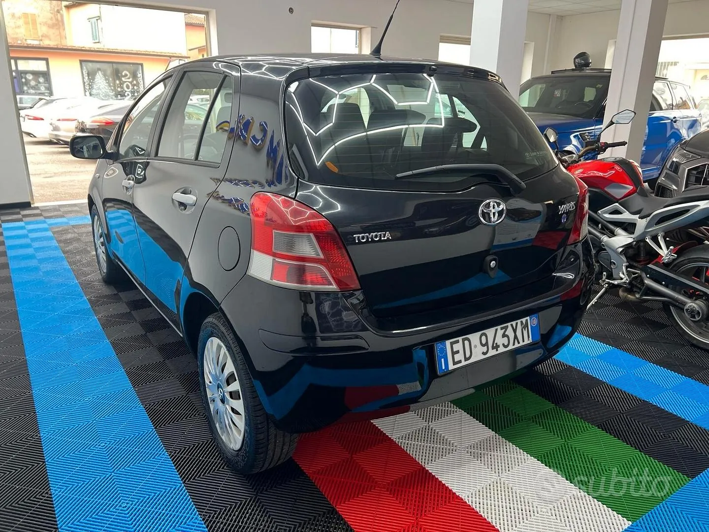 Toyota Yaris 2010 photo 4
