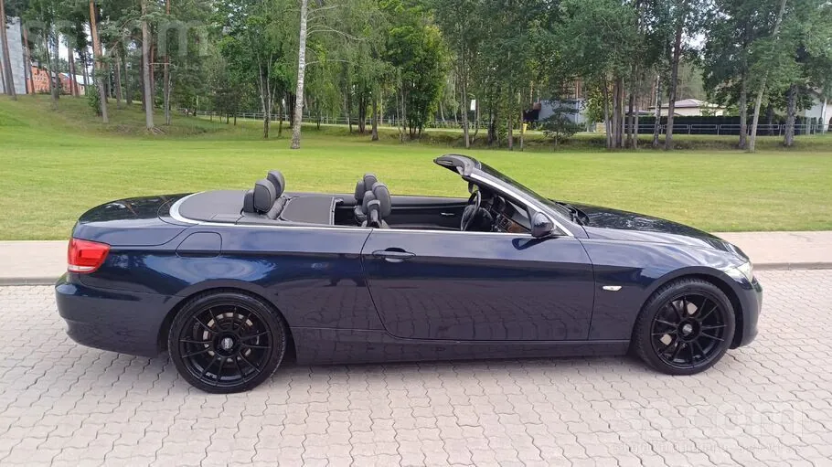 BMW 320 2009 photo 2