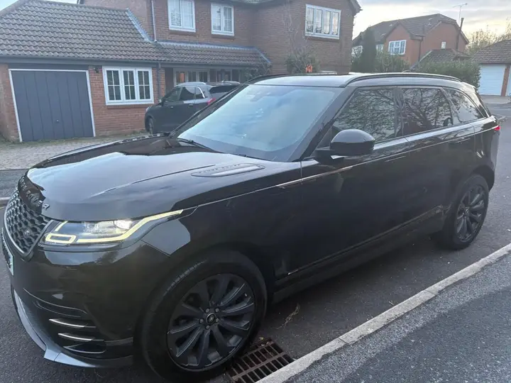 Land Rover Range Rover Velar 2019 photo 3