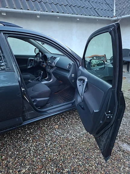 Toyota Rav4 2010 photo 5