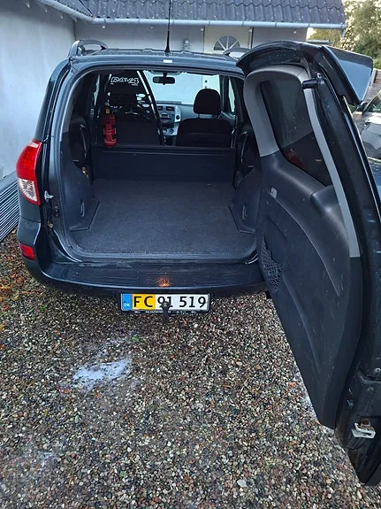 Toyota Rav4 2010 photo 4