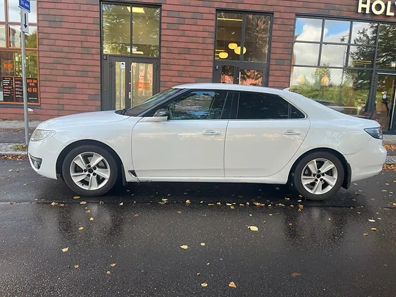 Saab 9-5 2011 photo 3