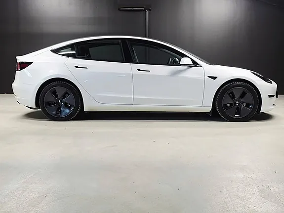Tesla Model 3 2023 photo 4