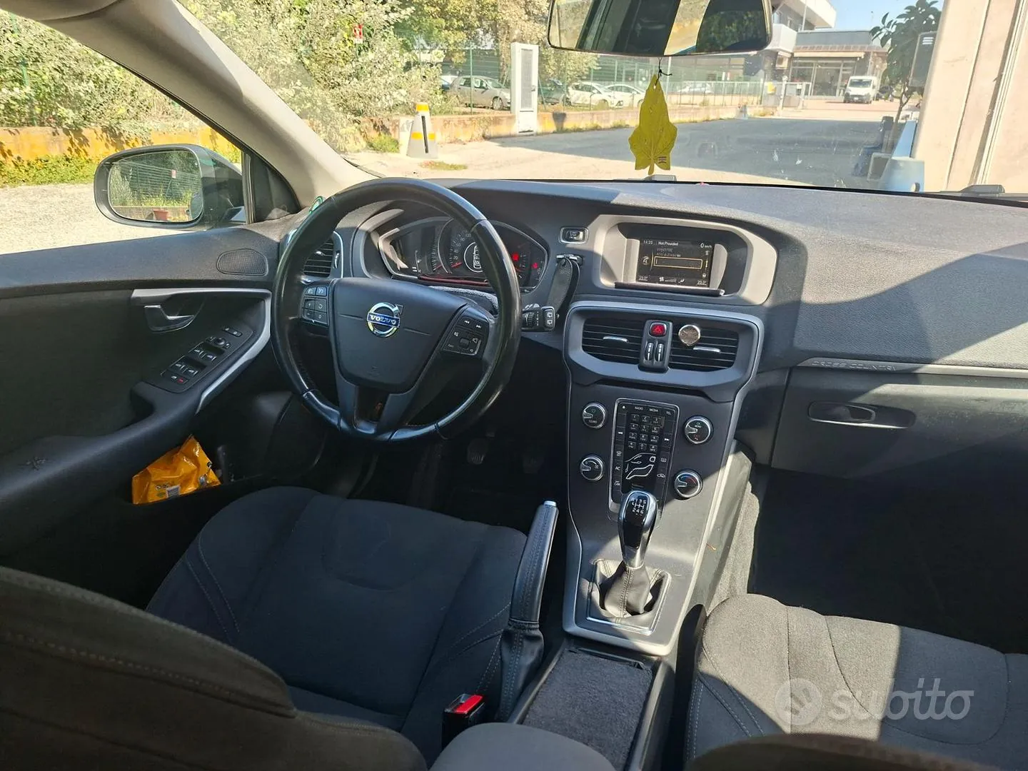 Volvo V40 2015 photo 3