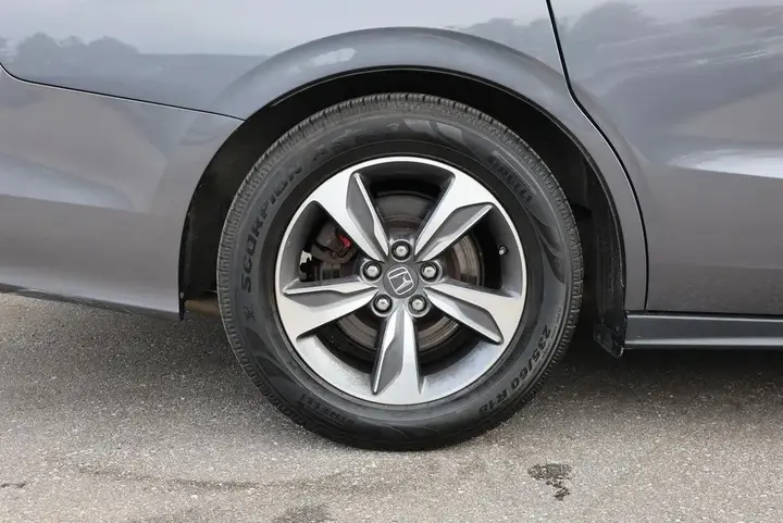 Honda Odyssey 2018 photo 3