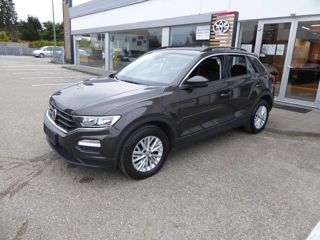 Volkswagen T-Roc 2019 photo 2