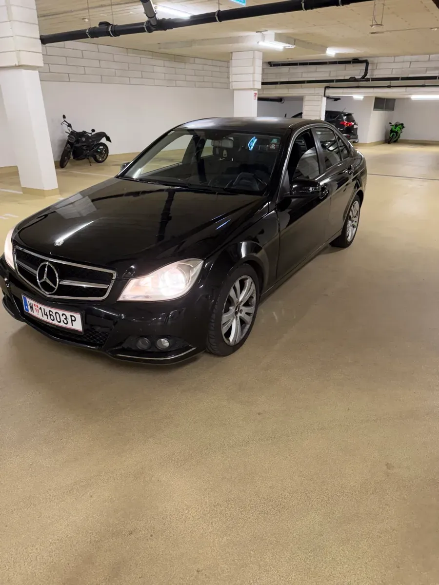 Mercedes-Benz C-Class 2011 photo 3