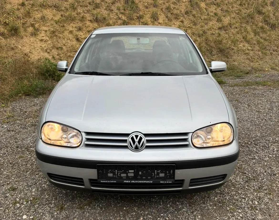 Volkswagen Golf 2003 photo 2