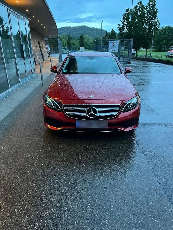 Mercedes-Benz E 200 D