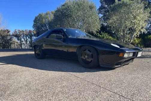 Porsche 928