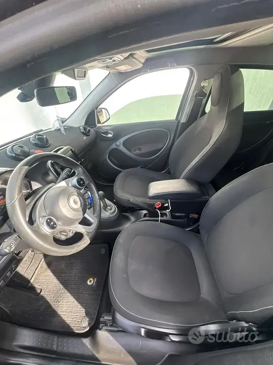 Smart Forfour 2019 photo 3