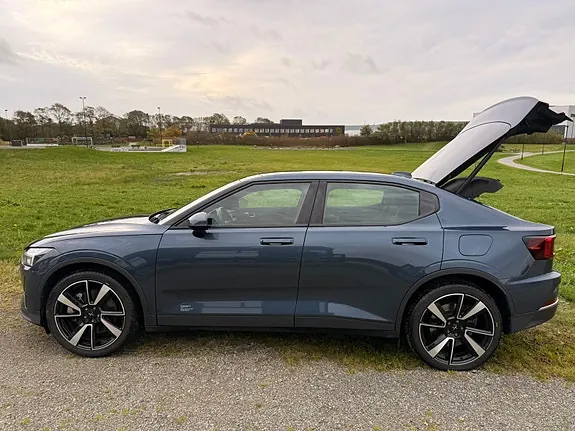 Polestar 2 2021 photo 2
