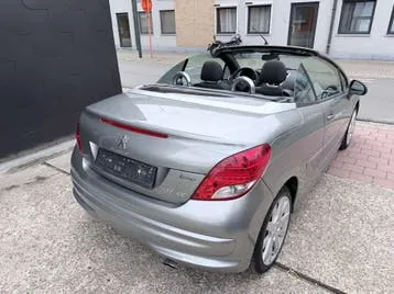 Peugeot 207 2012 photo 3