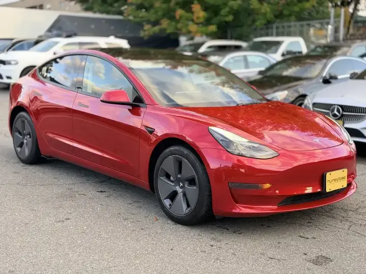 Tesla Model 3 2023 photo 3