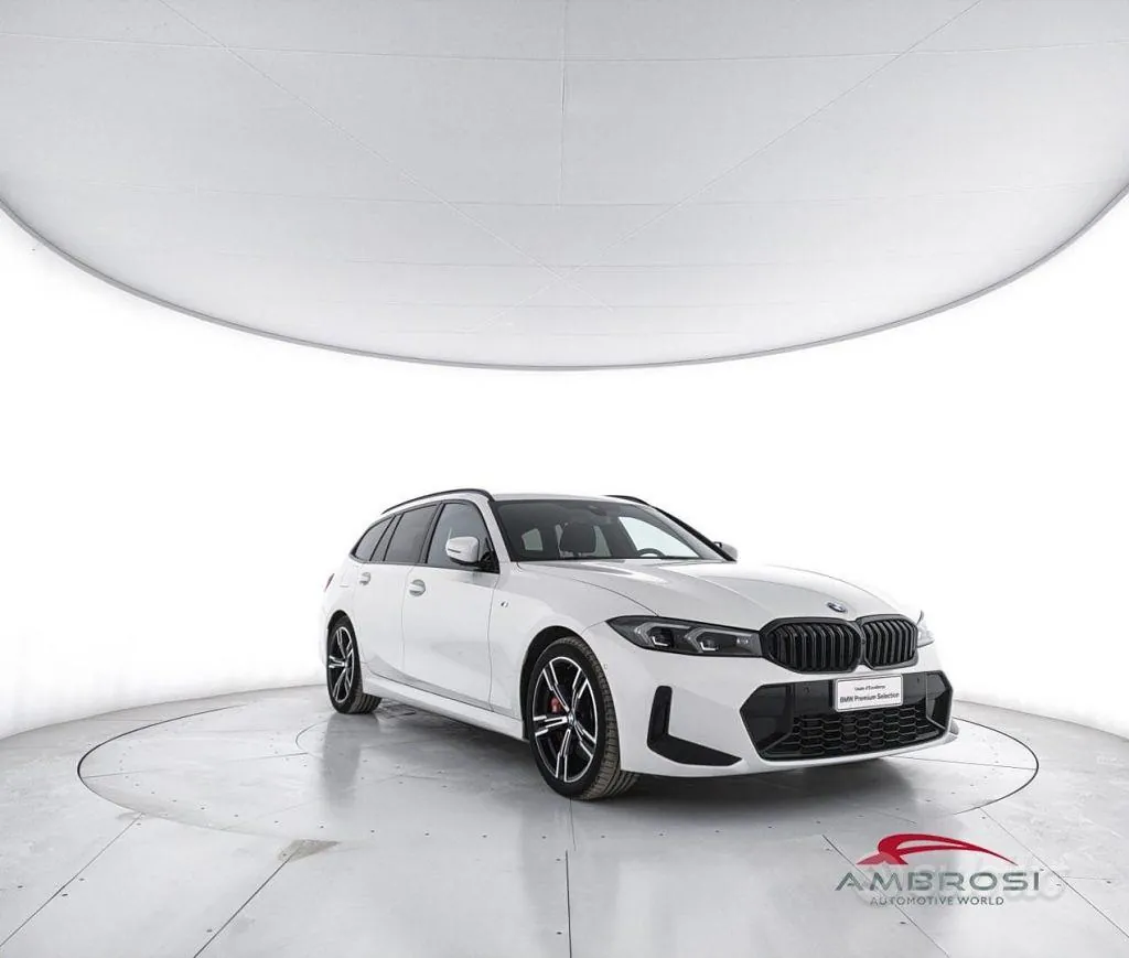 BMW 320 Serie 3 2024 photo 2