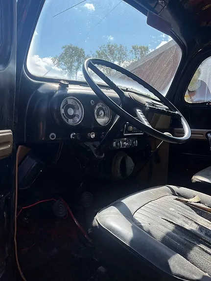 Ford F-3 1951 photo 4