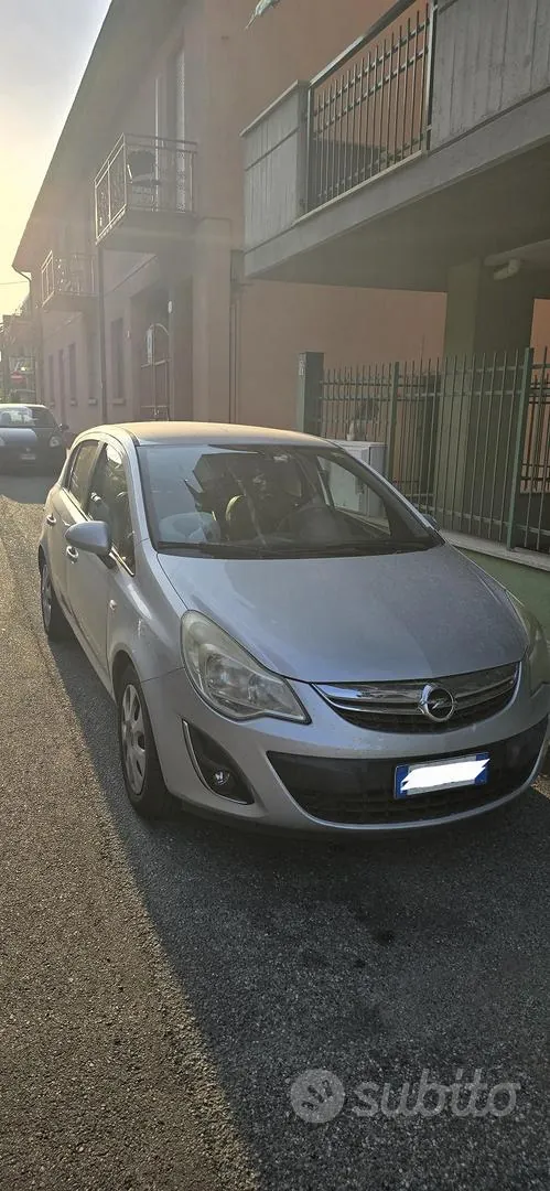 Opel Corsa 2012 photo 2