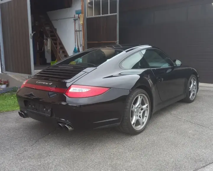 Porsche 911 2010 photo 2
