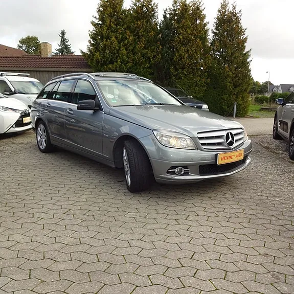 Mercedes-Benz C200 2011 photo 2