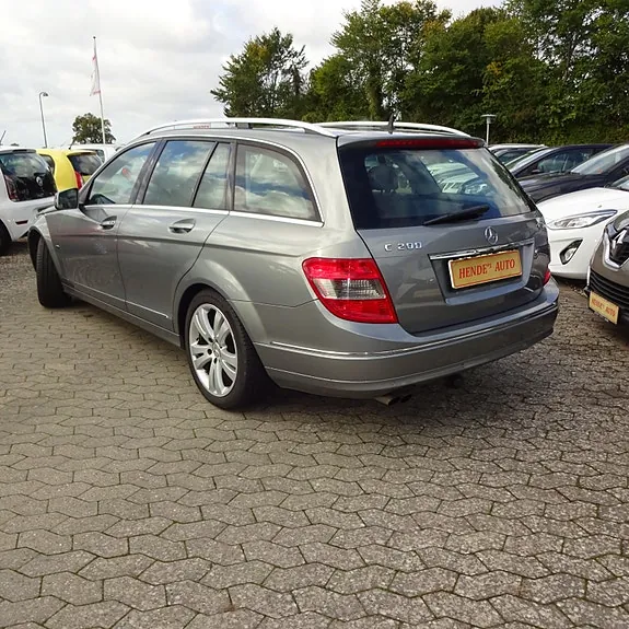 Mercedes-Benz C200 2011 photo 4