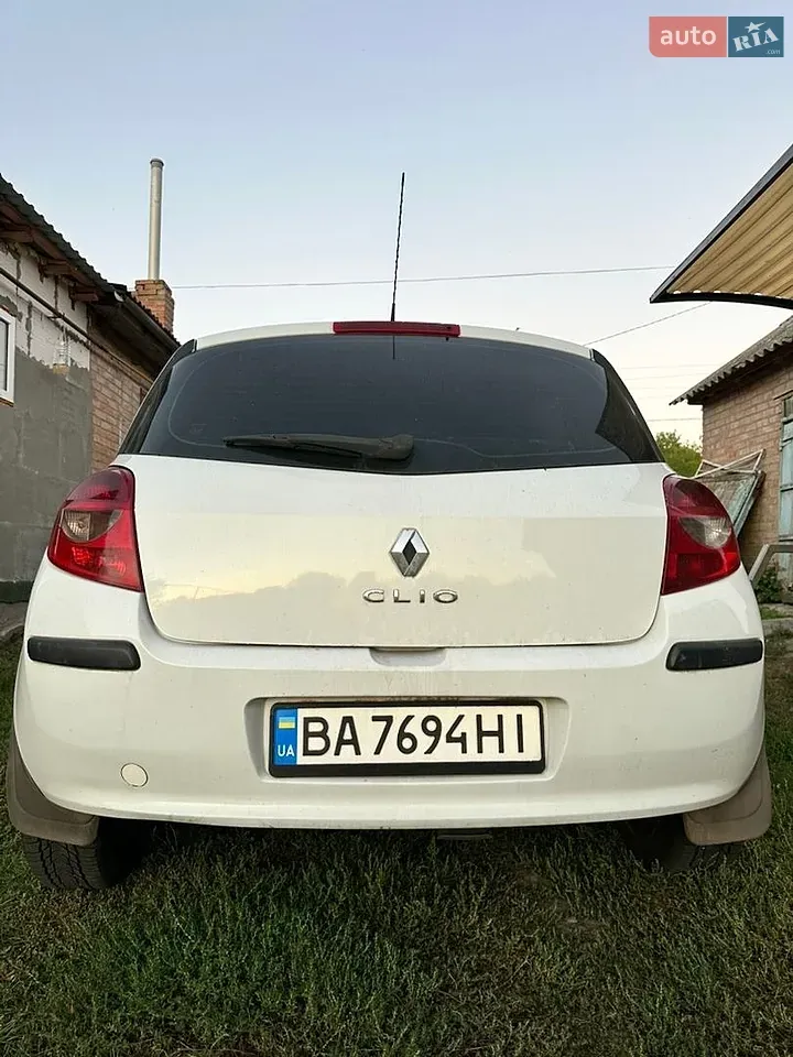 Renault Clio 2007 photo 2