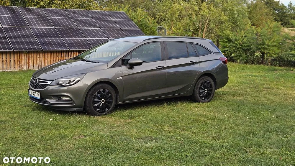 Opel Astra 2019 photo 2