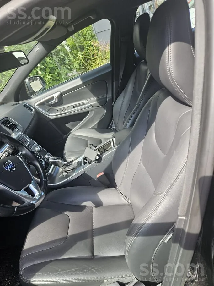 Volvo V60 2014 photo 2