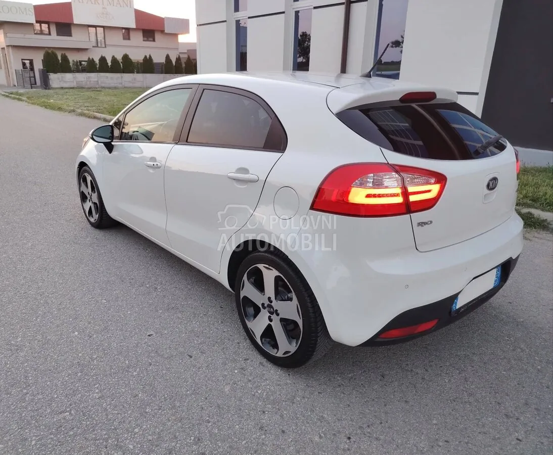 Kia Rio 2013 photo 3