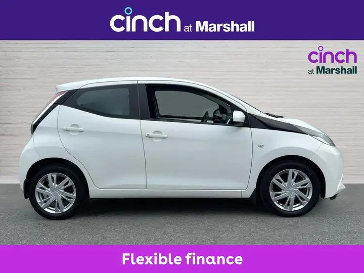 Toyota Aygo 2015 photo 2