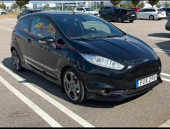 Ford Fiesta 2015 photo 2